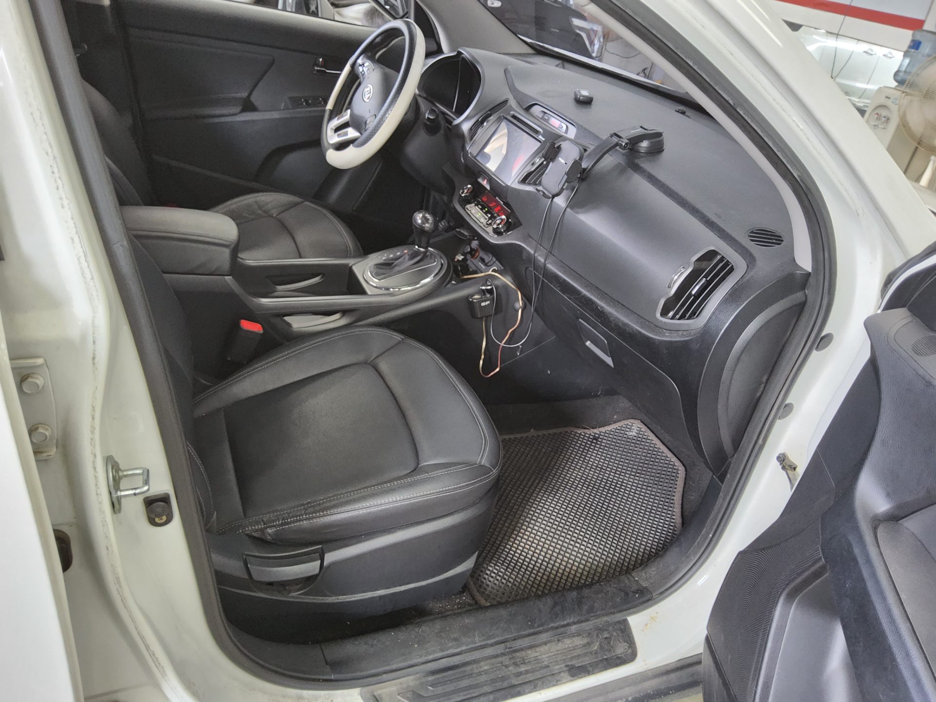 2012 - kia sportage