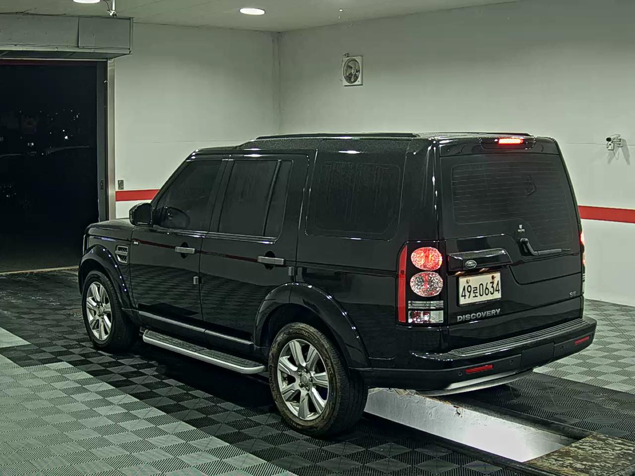 2016 - land rover discovery
