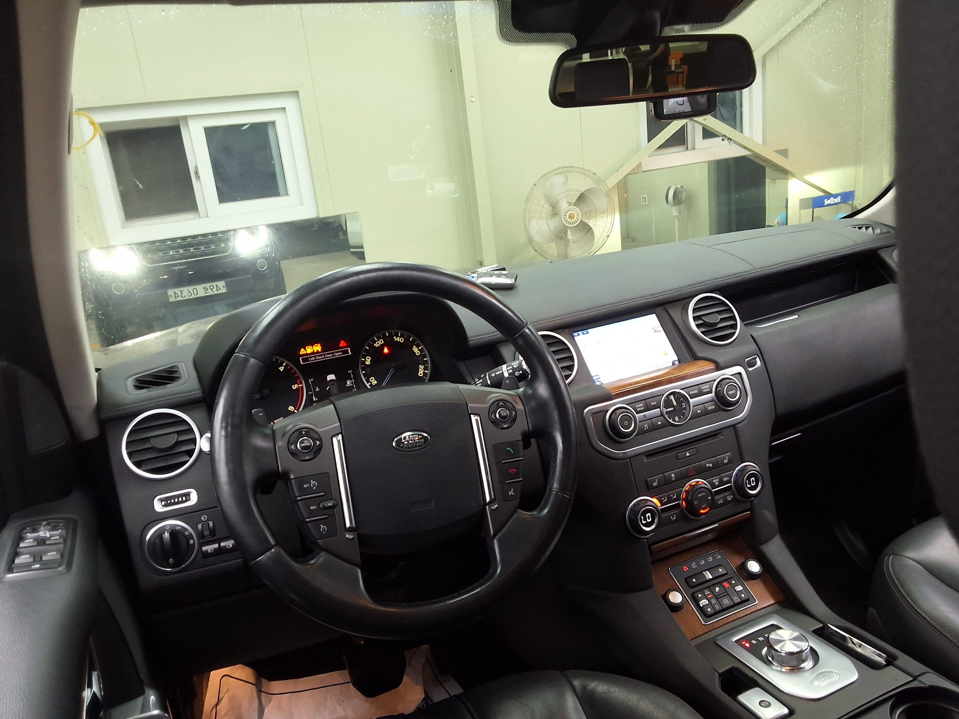 2016 - land rover discovery