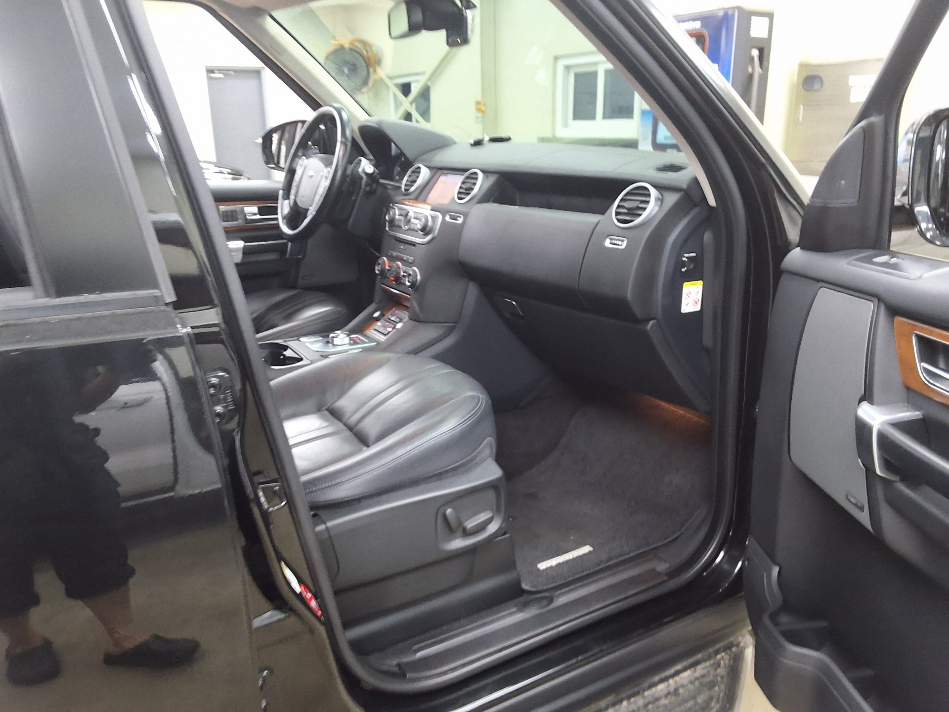 2016 - land rover discovery