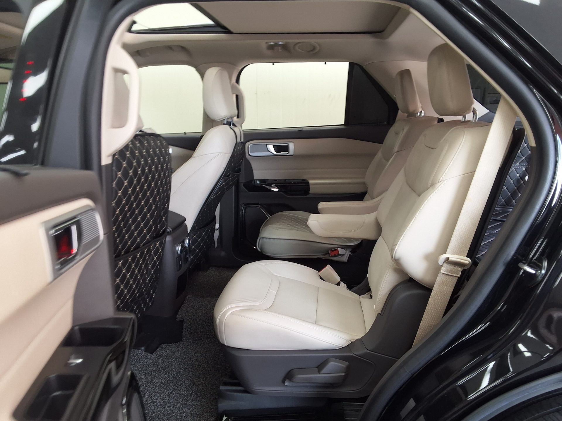 2021 - ford explorer