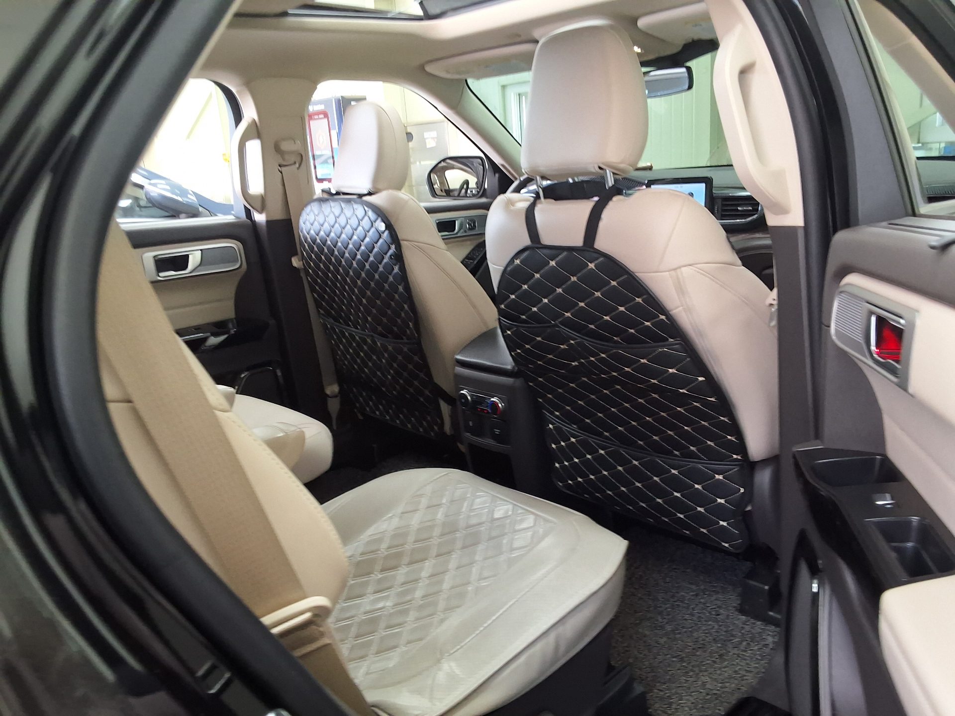 2021 - ford explorer