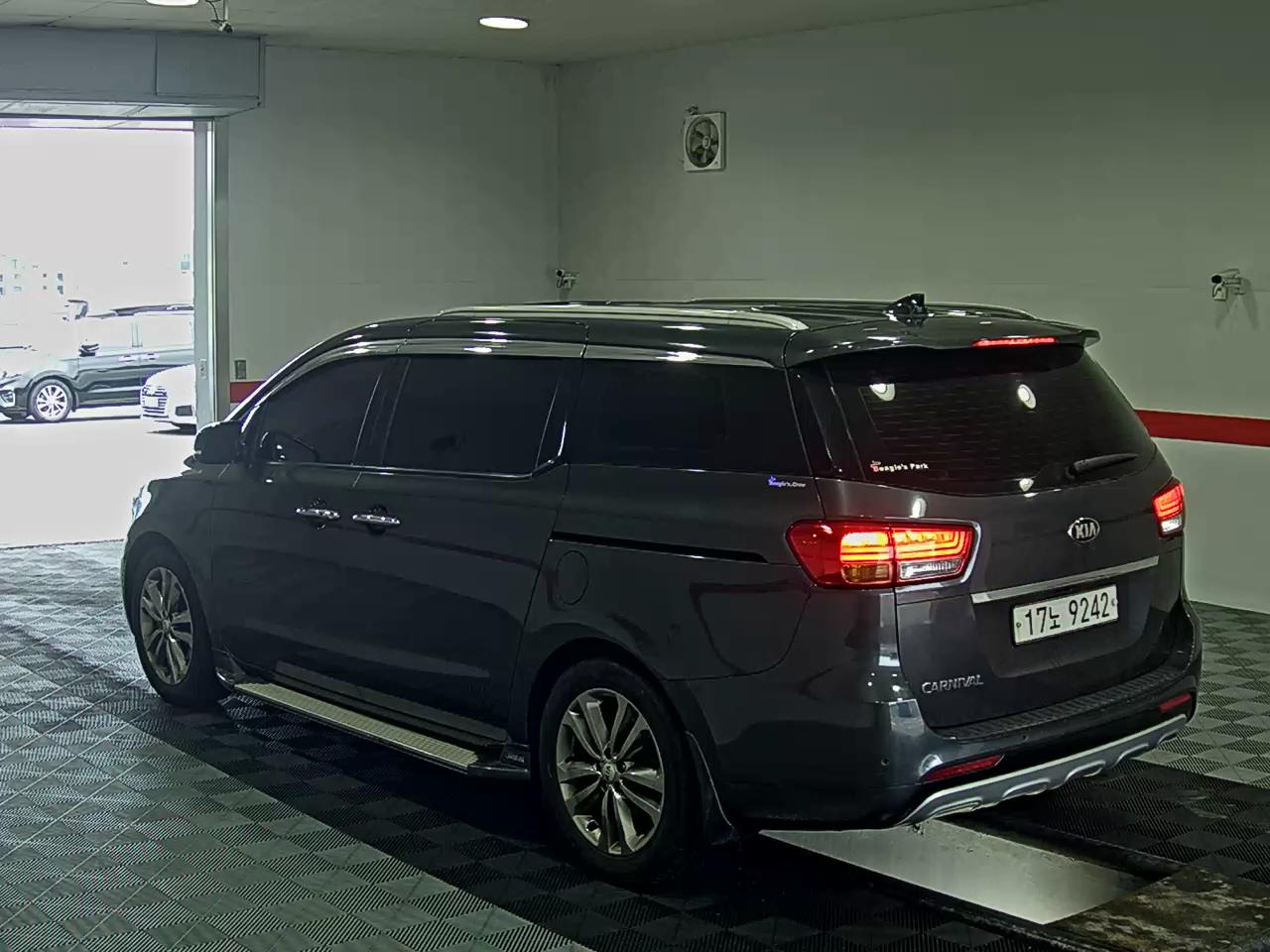 2016 - kia carnival