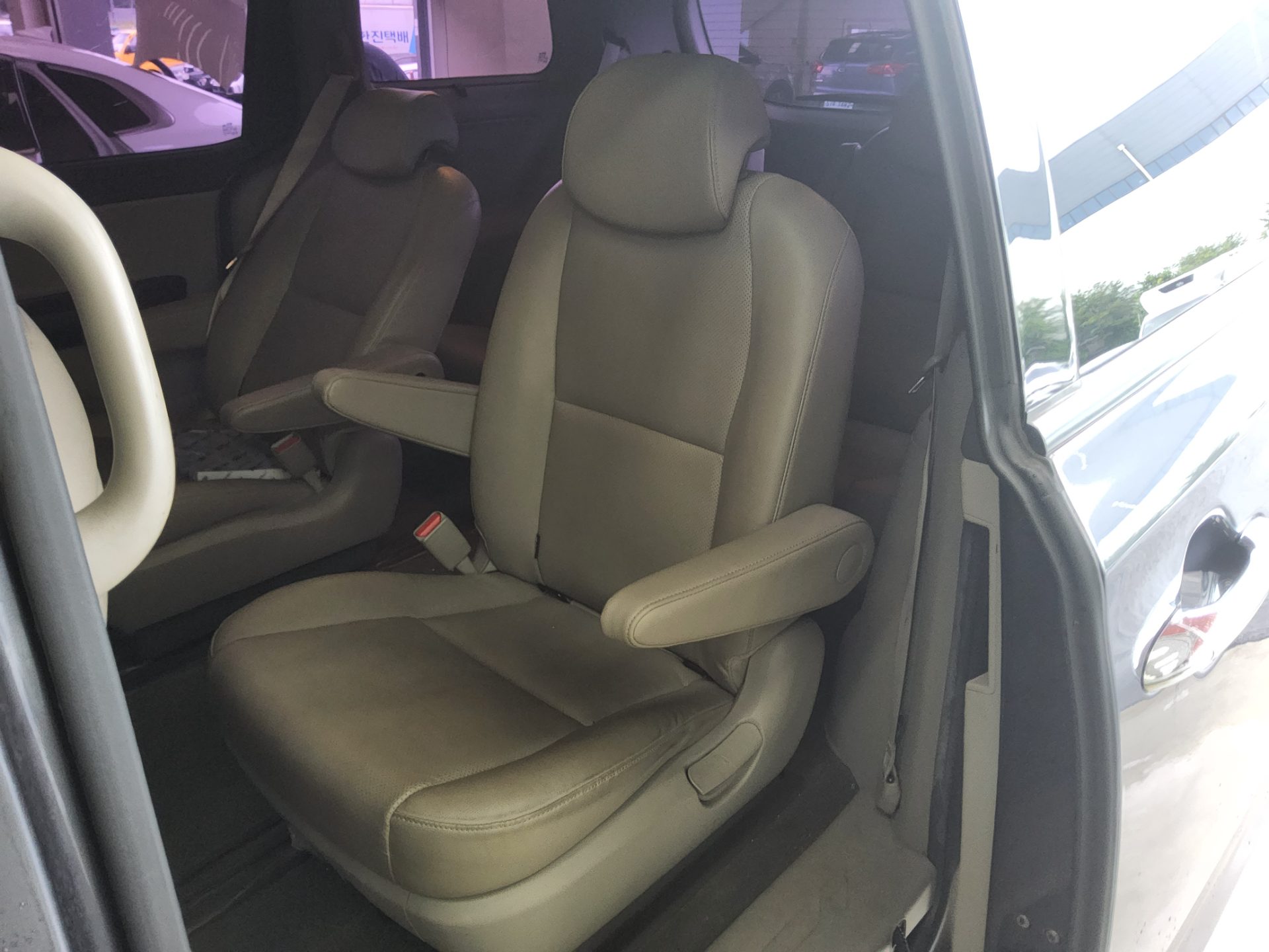2016 - kia carnival