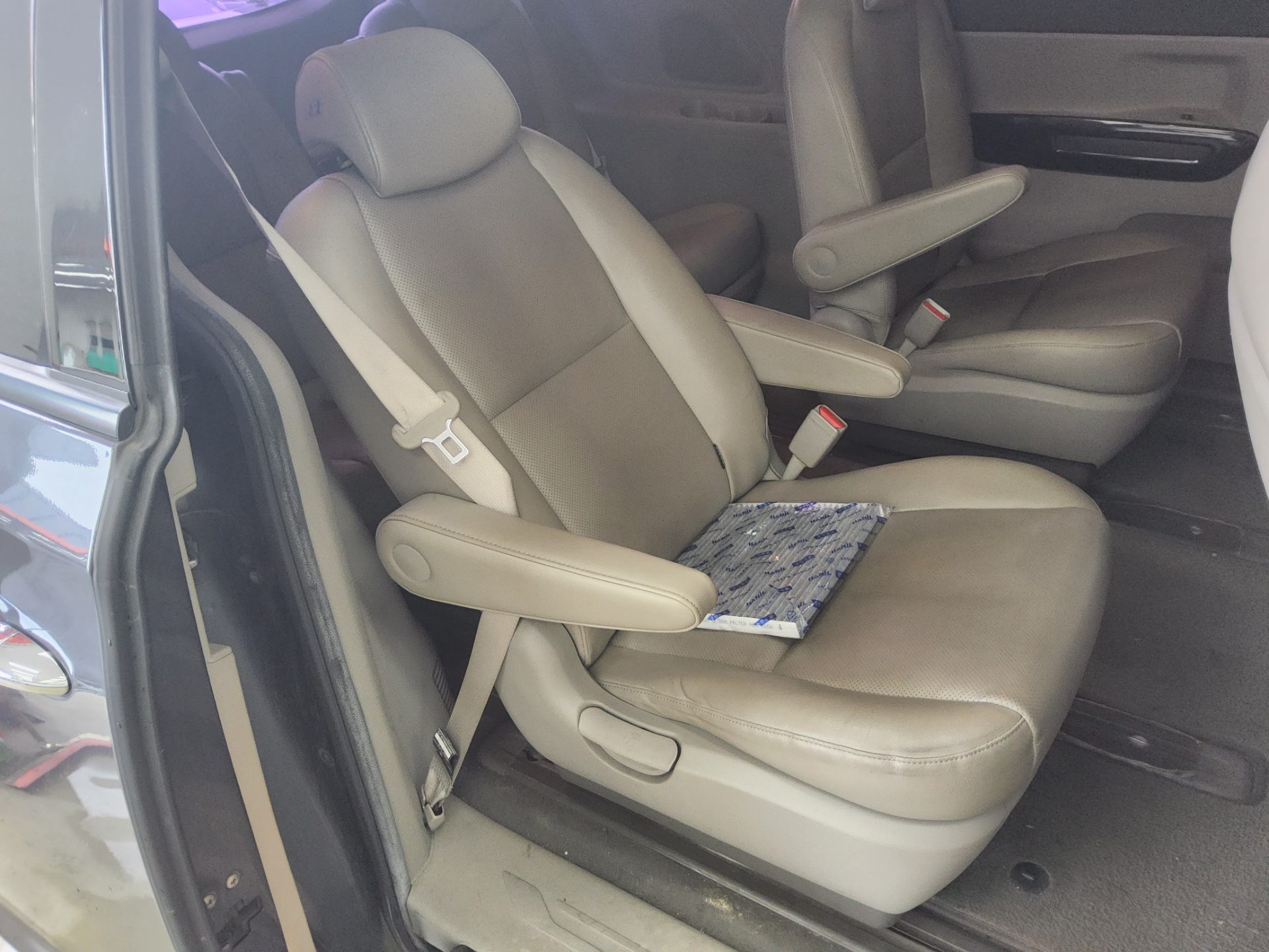 2016 - kia carnival