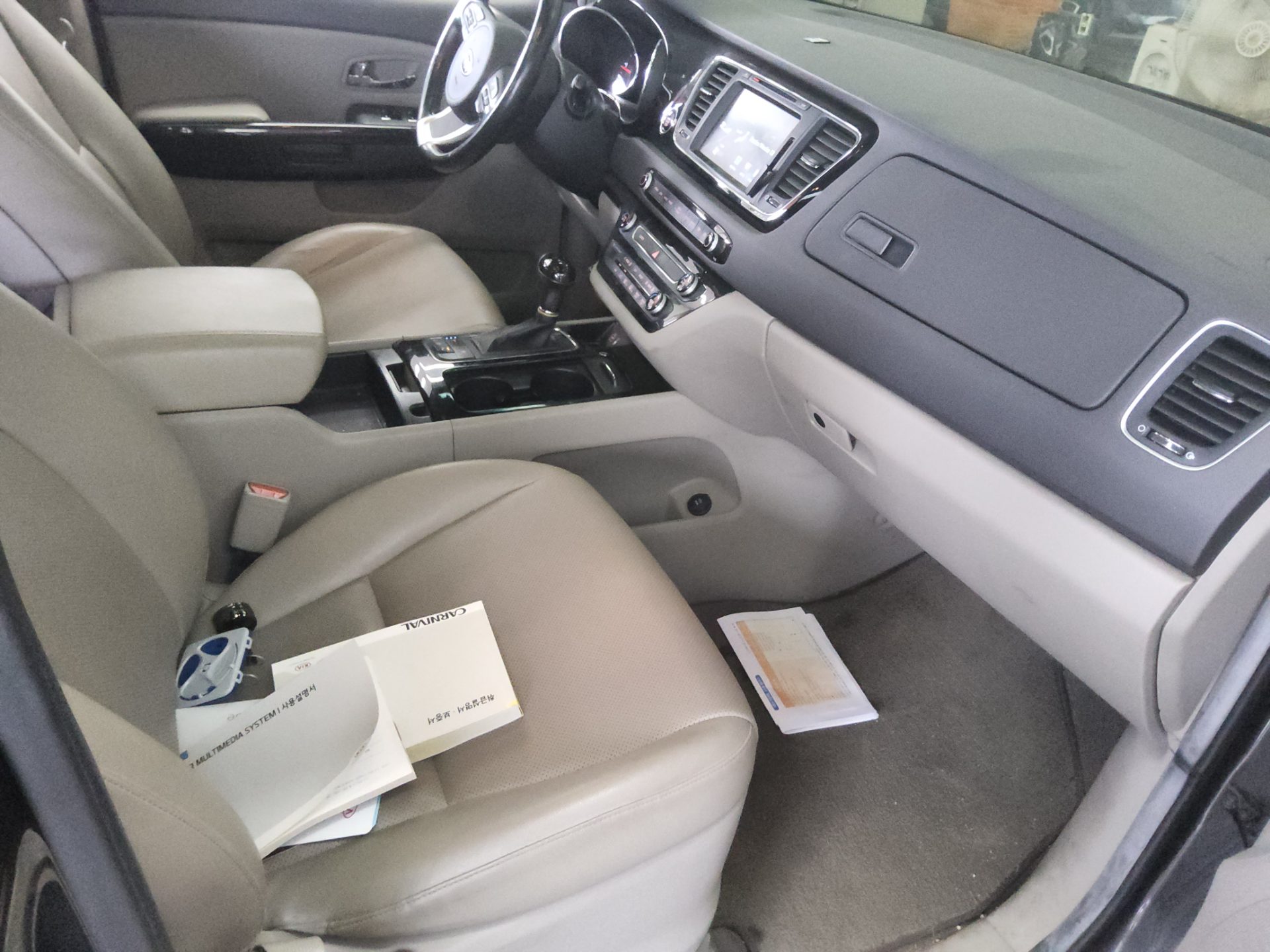 2016 - kia carnival