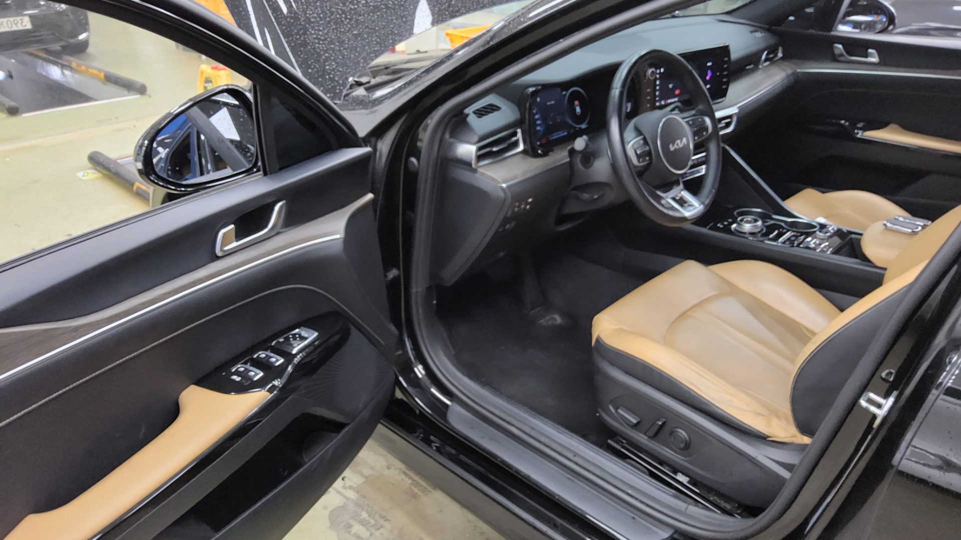 2023 - kia k5