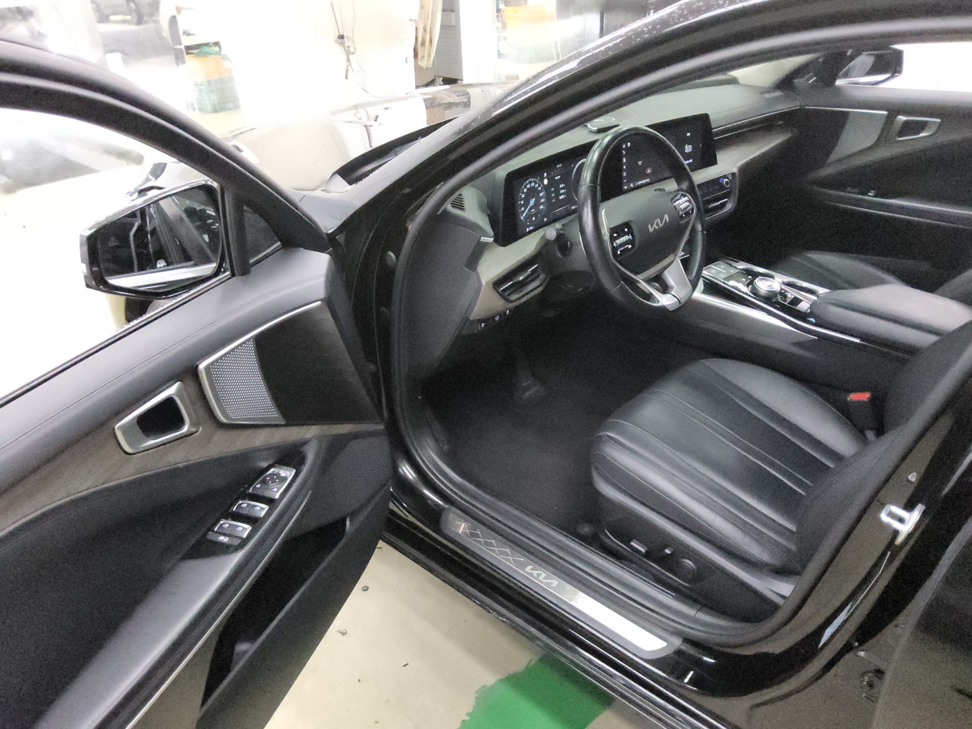 2023 - kia k8