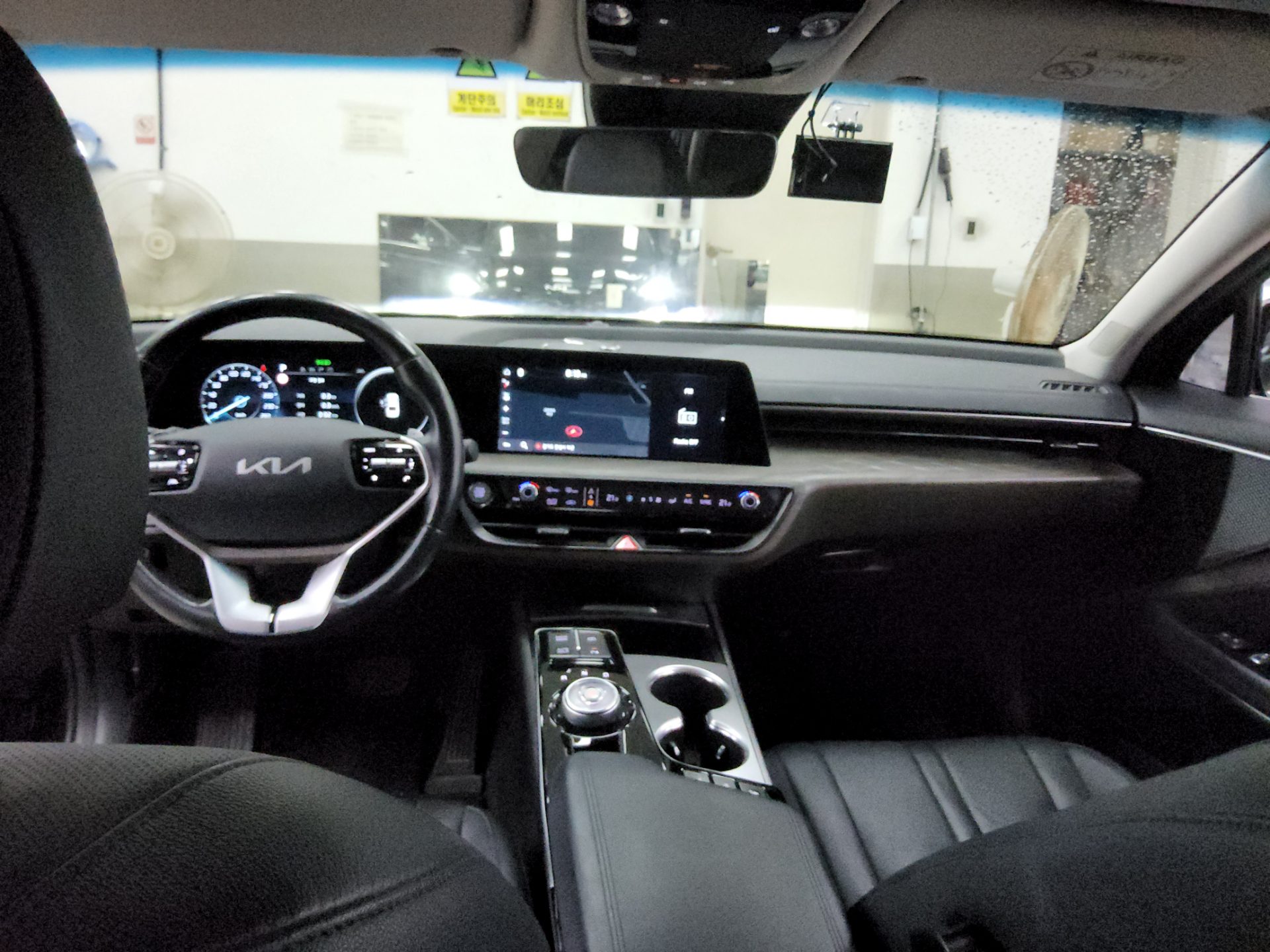 2023 - kia k8