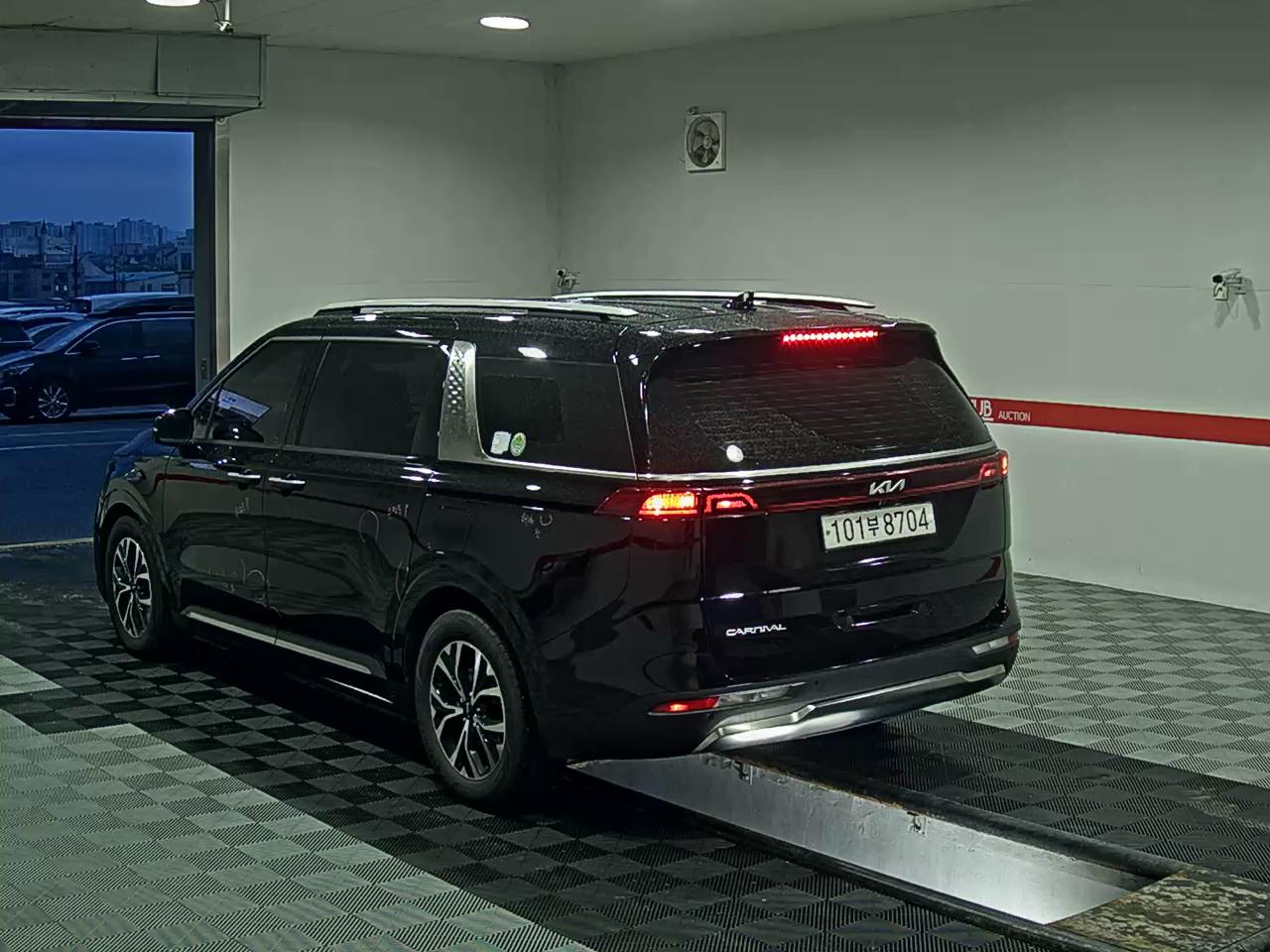 2023 - kia carnival