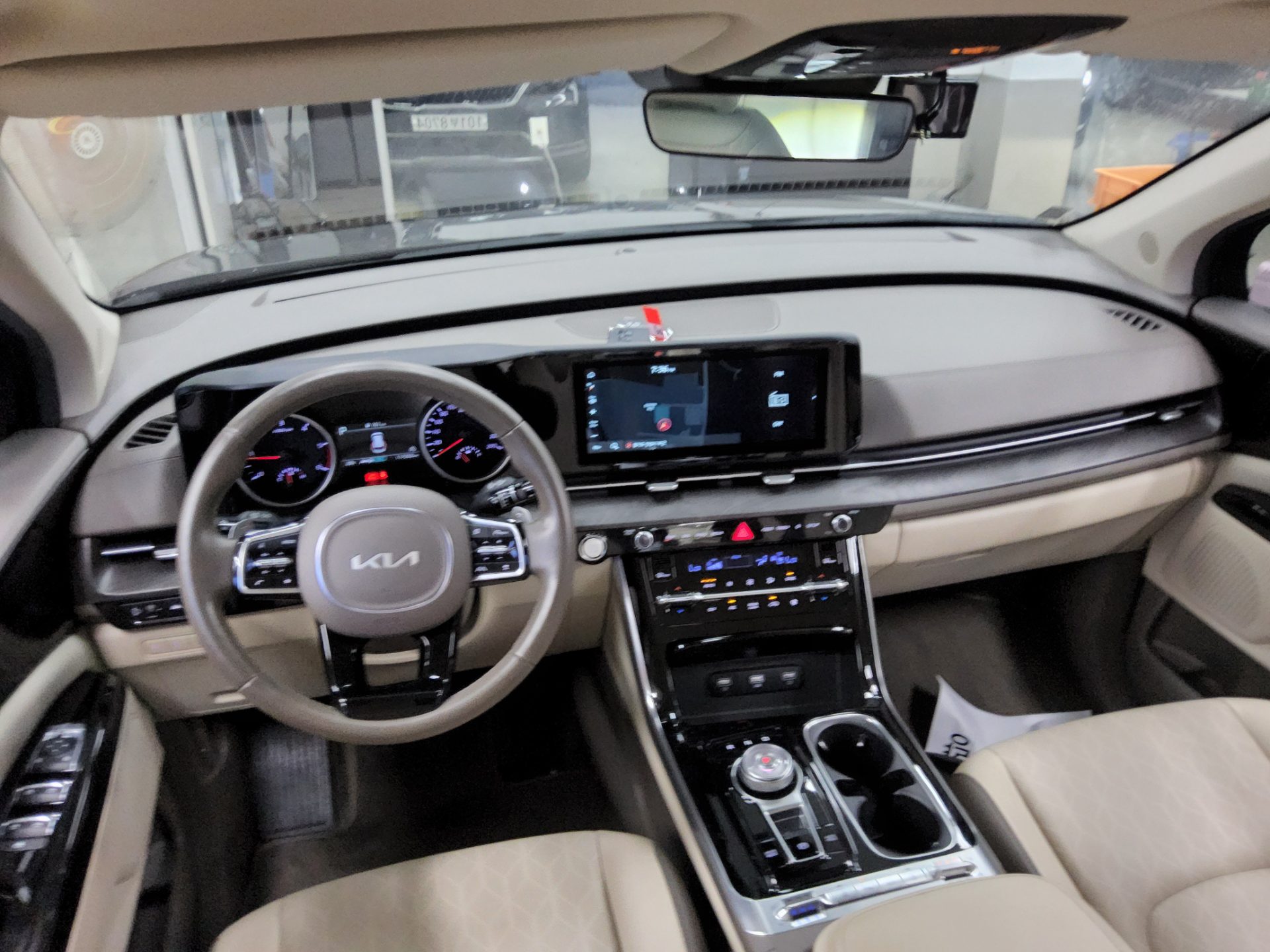 2023 - kia carnival