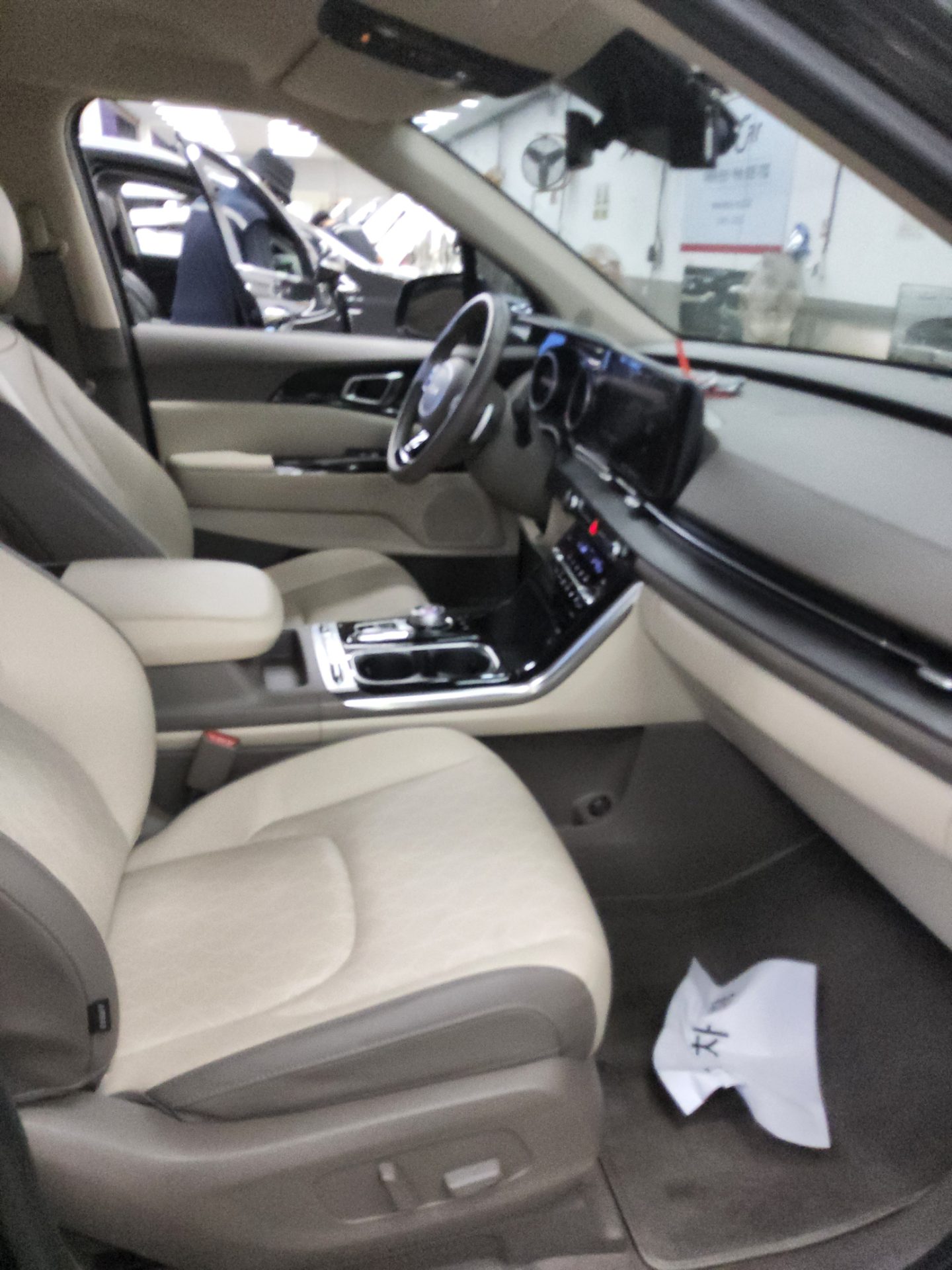 2023 - kia carnival