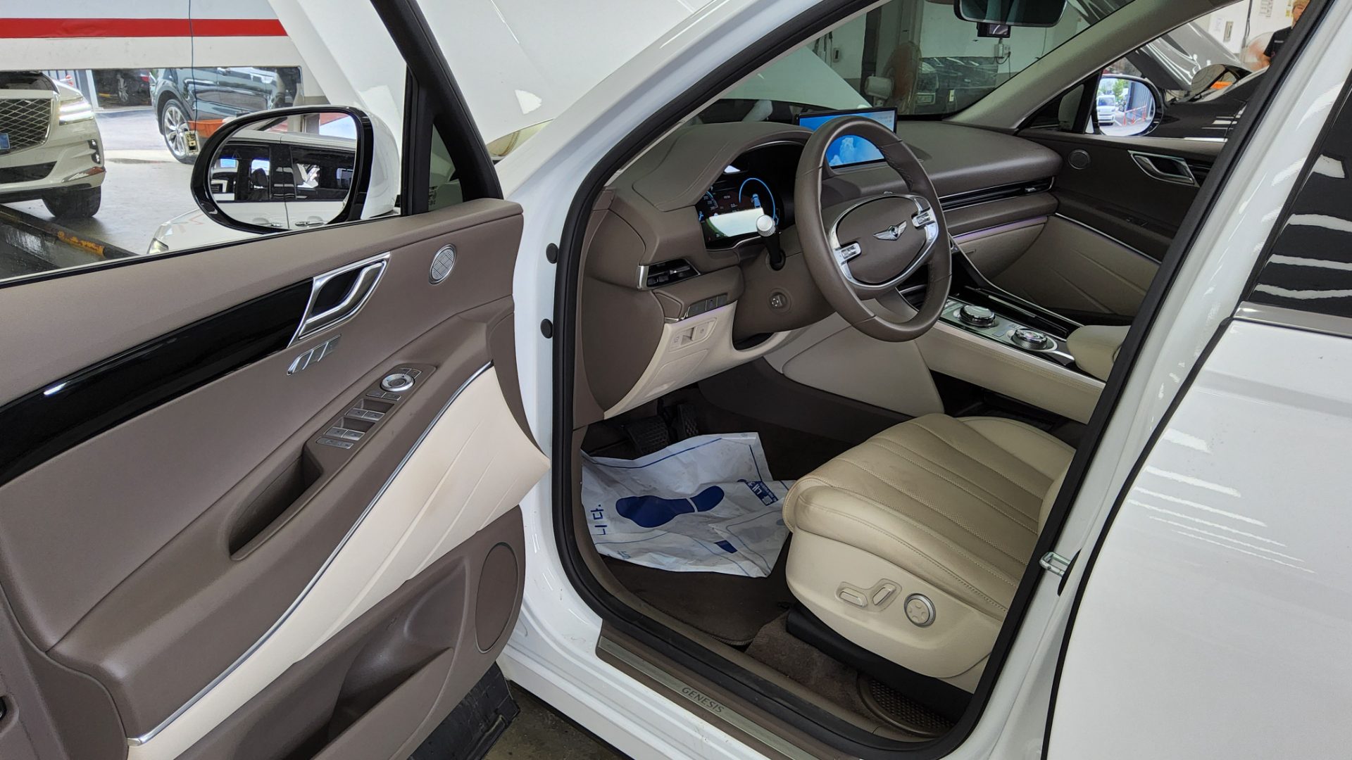 2023 - genesis gv80