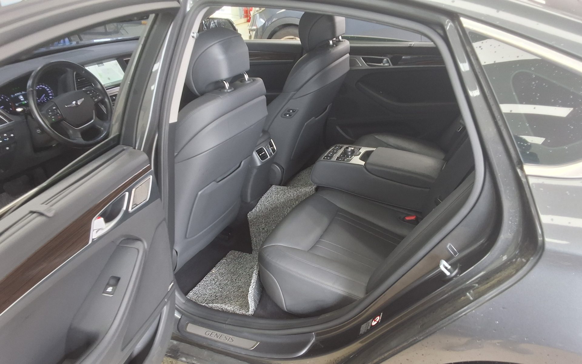 2019 - genesis g80