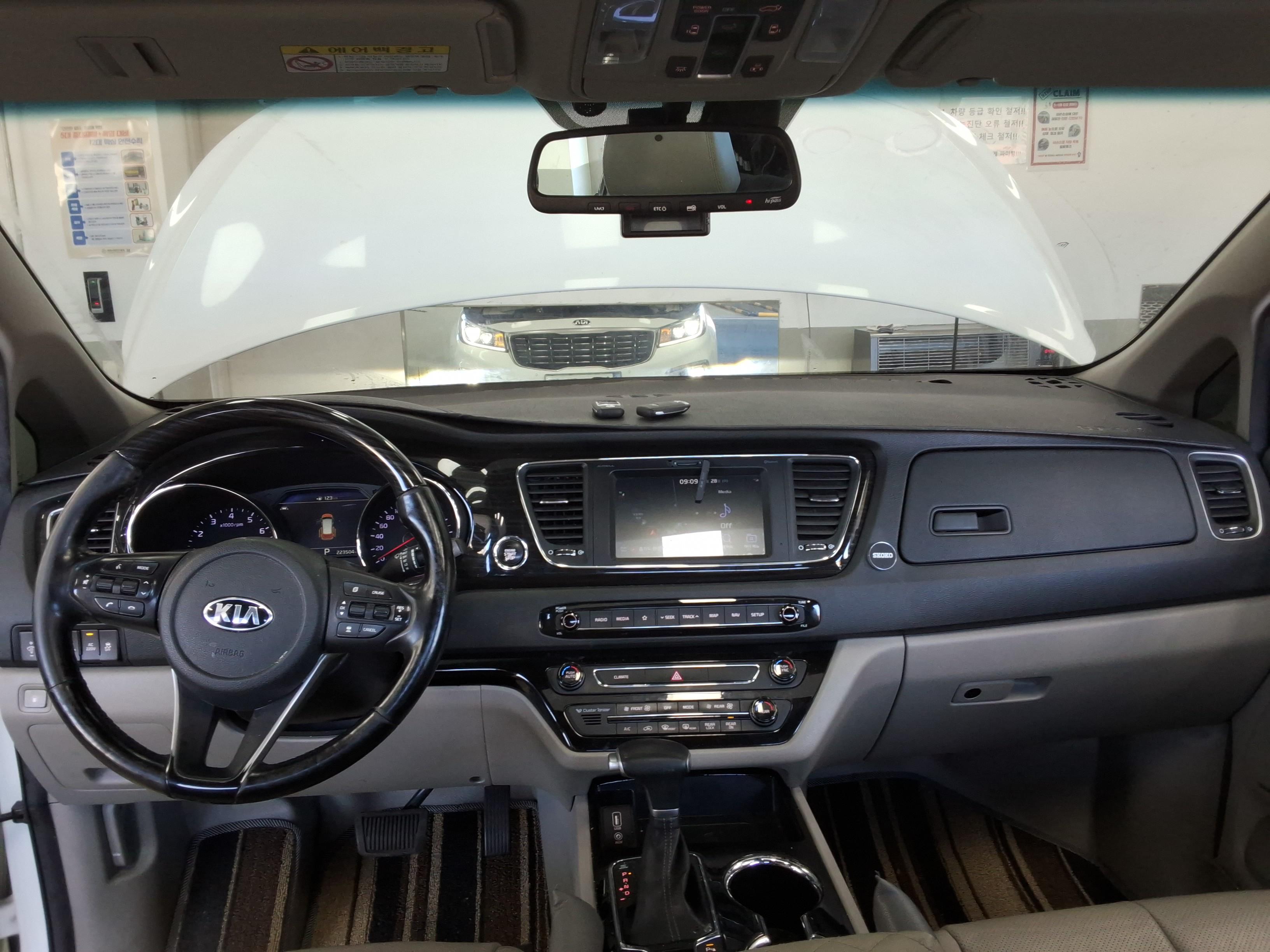 2019 - kia carnival
