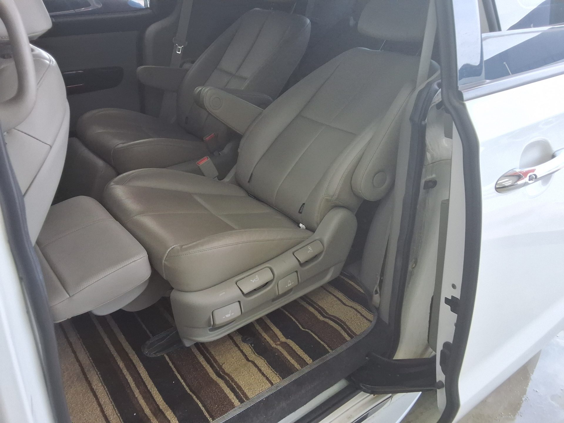 2019 - kia carnival