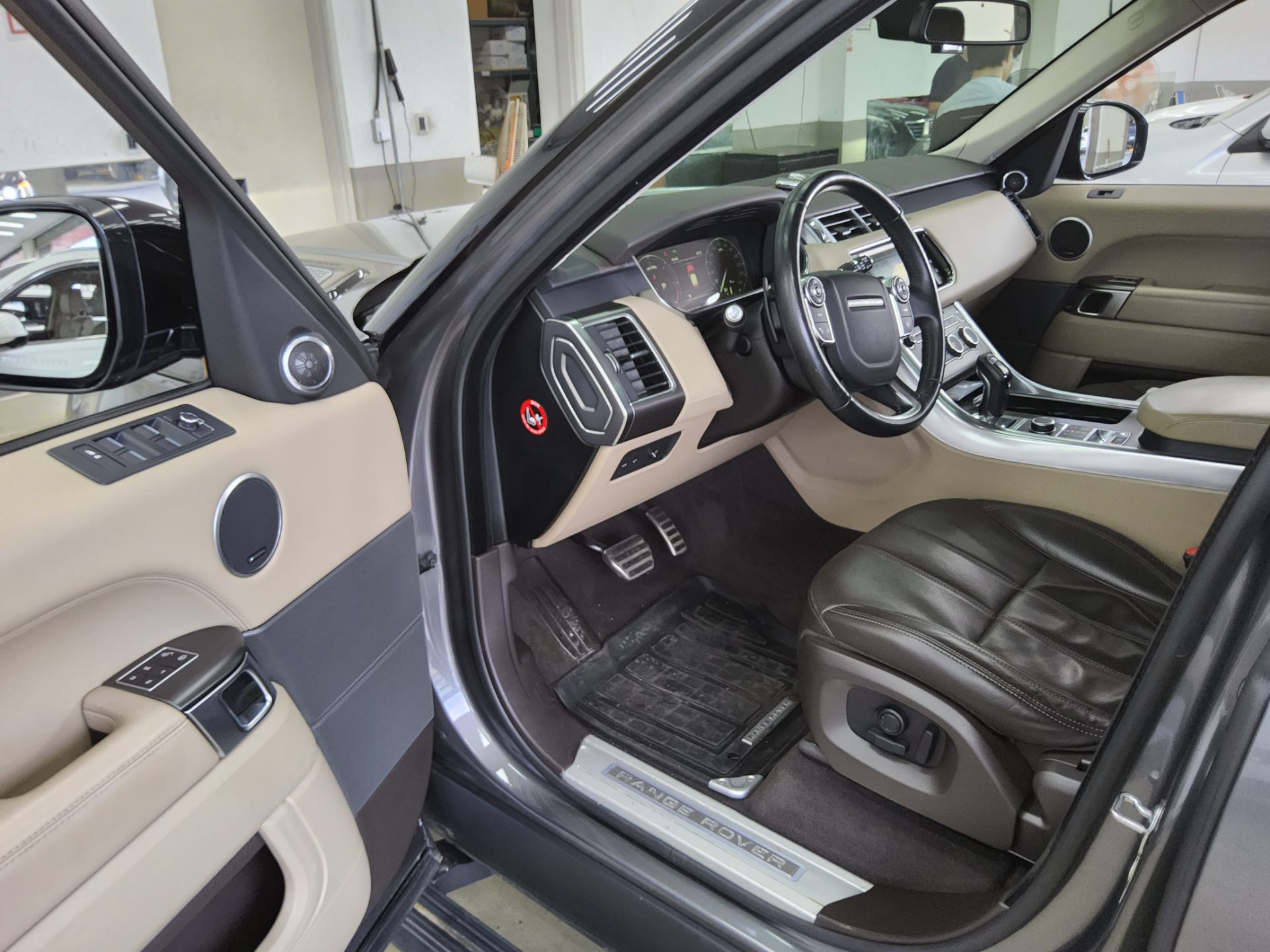 2016 - land rover range rover