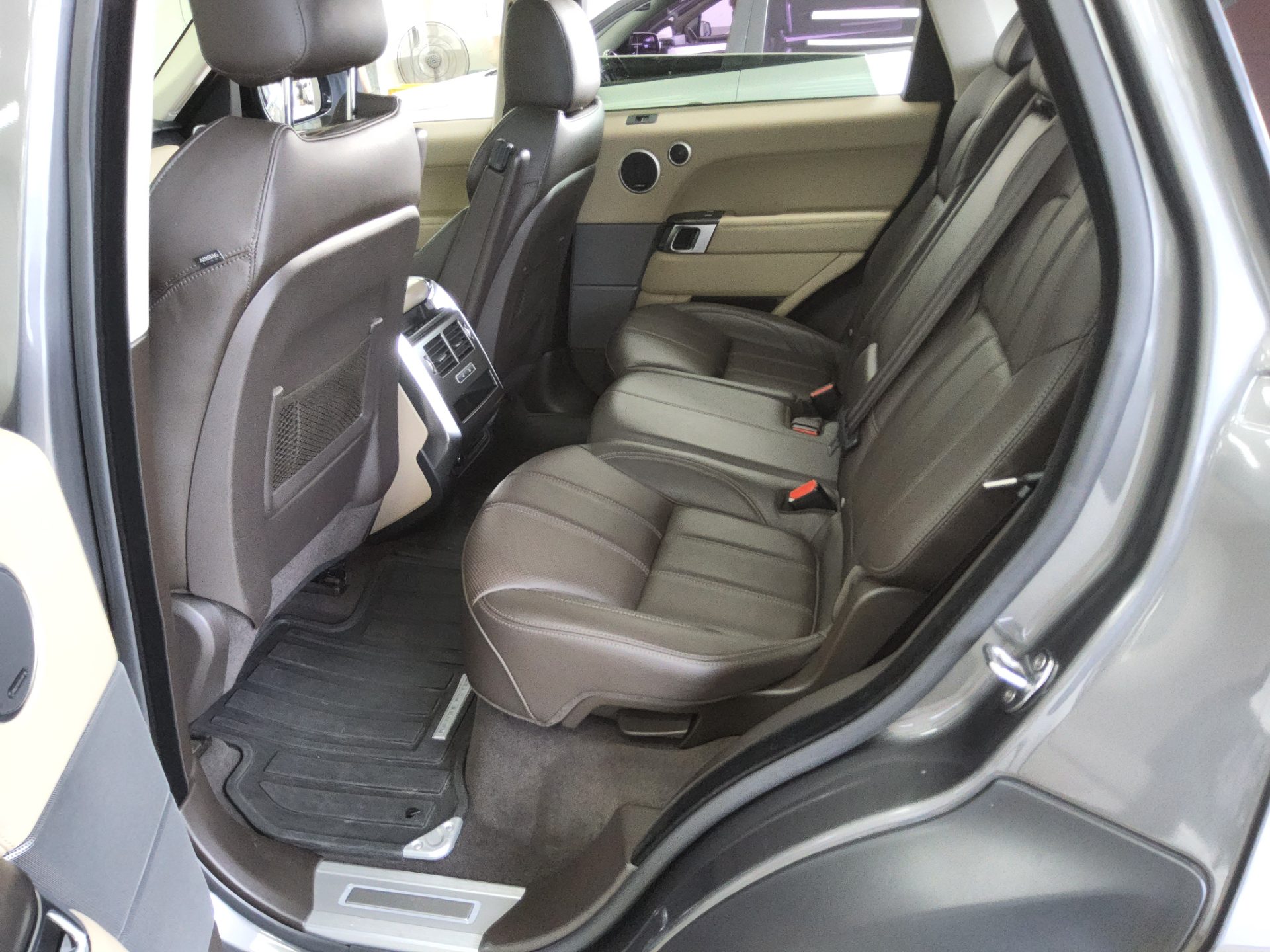 2016 - land rover range rover