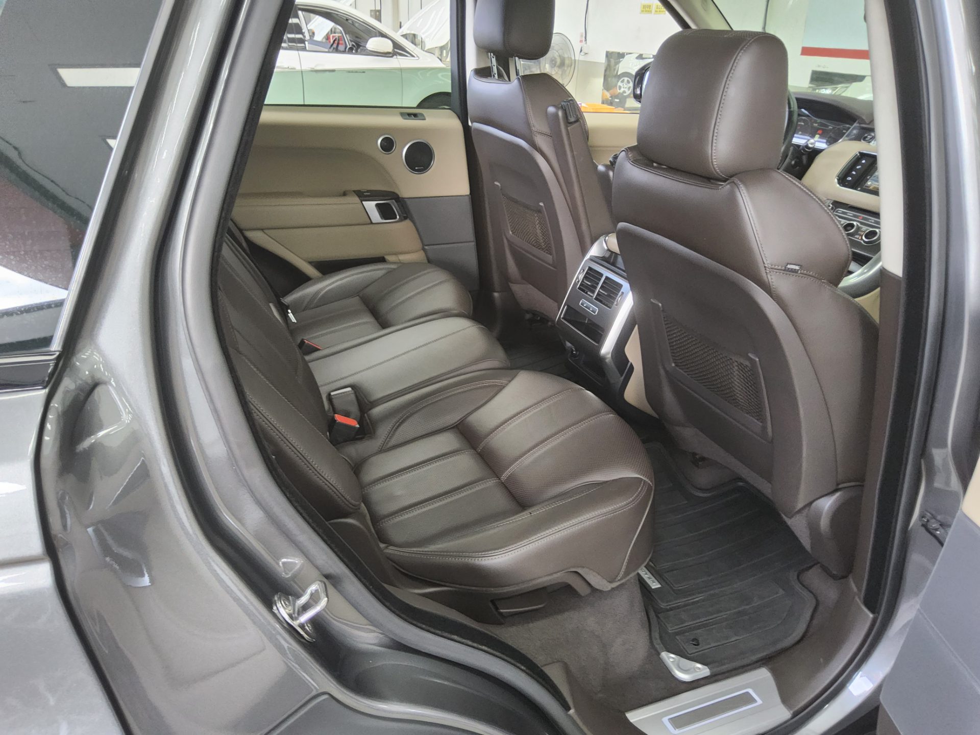 2016 - land rover range rover