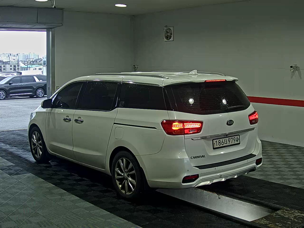 2020 - kia carnival