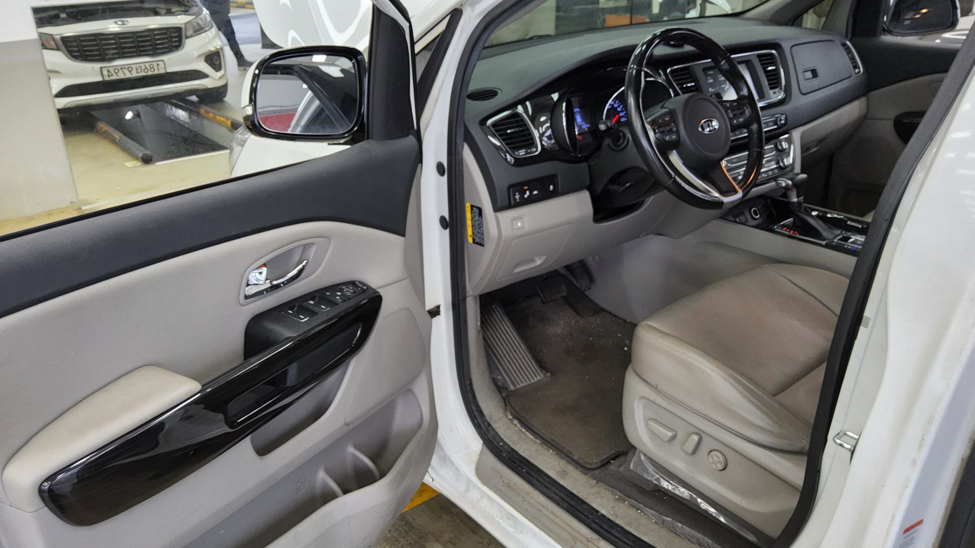 2020 - kia carnival