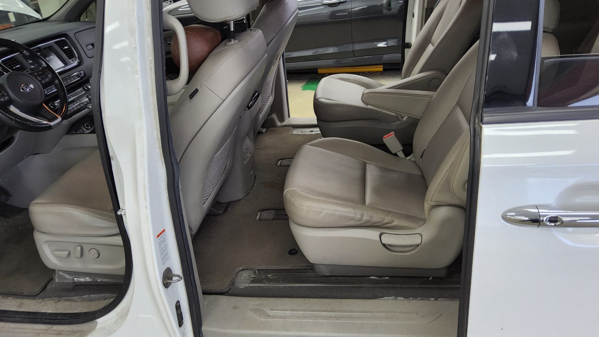 2020 - kia carnival