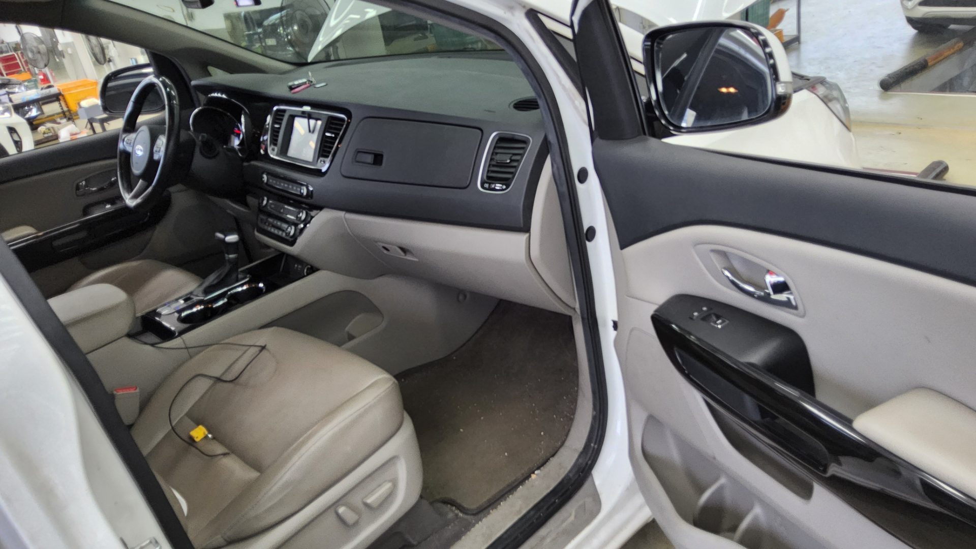 2020 - kia carnival