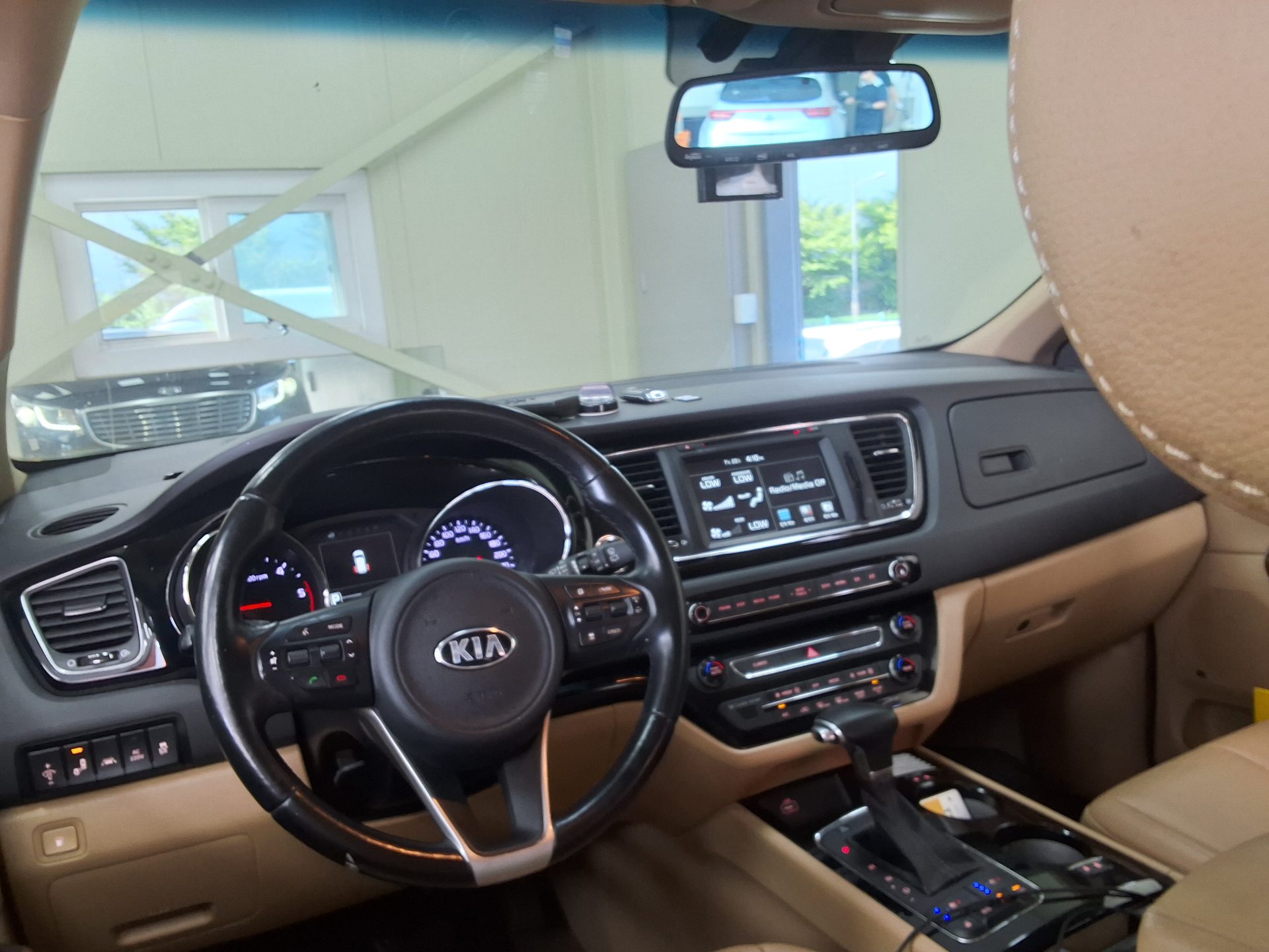 2018 - kia carnival