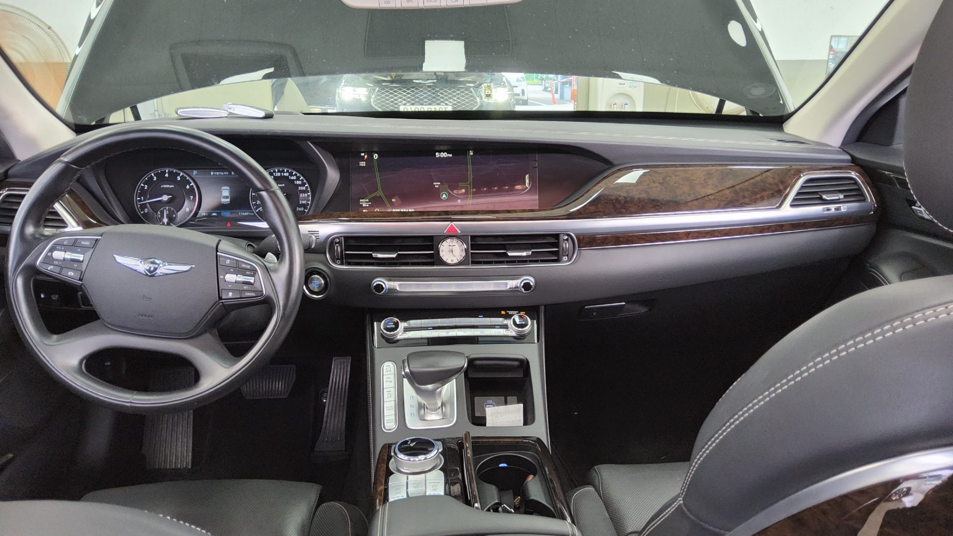 2019 - genesis g90