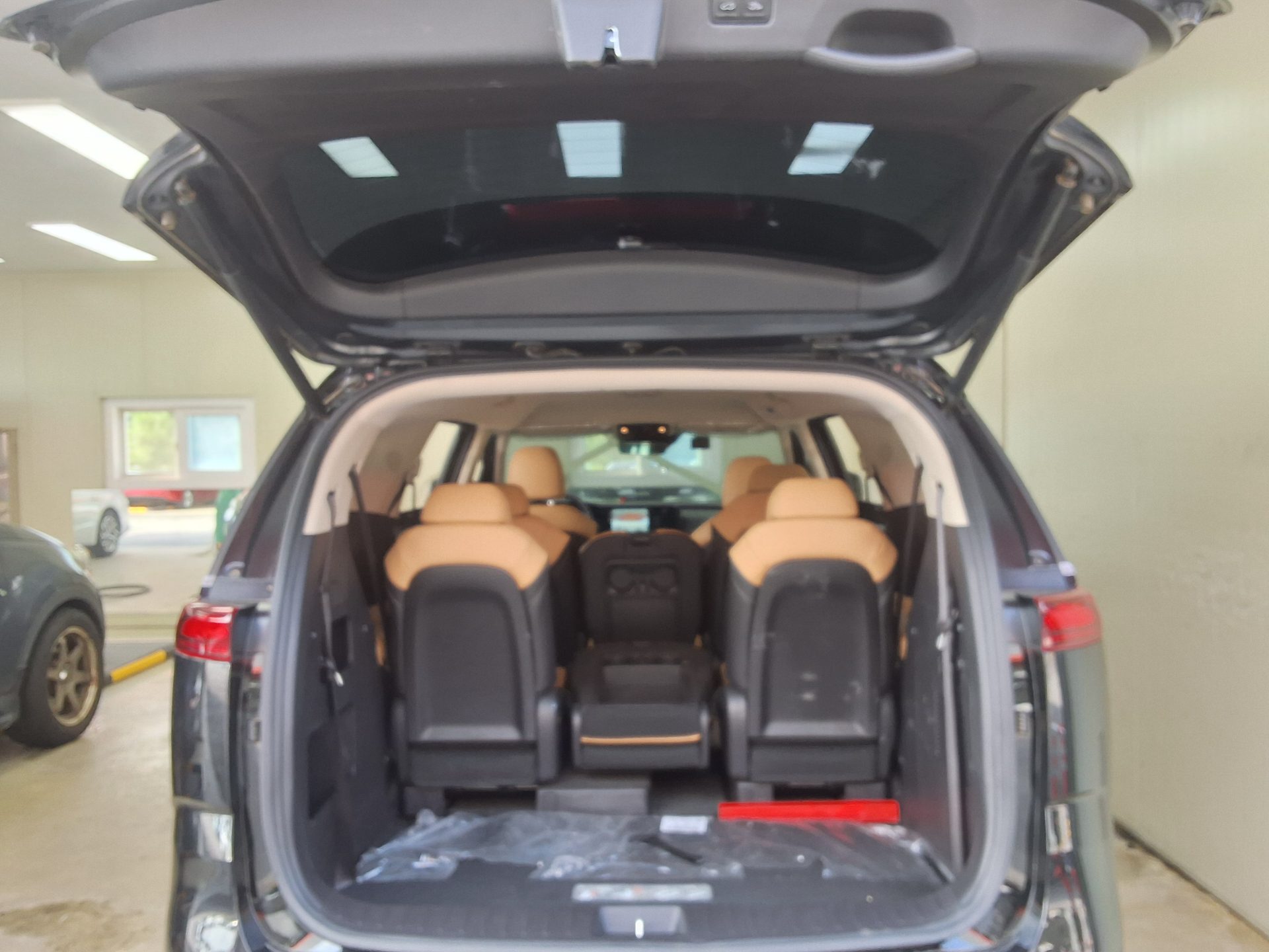 2023 - kia carnival
