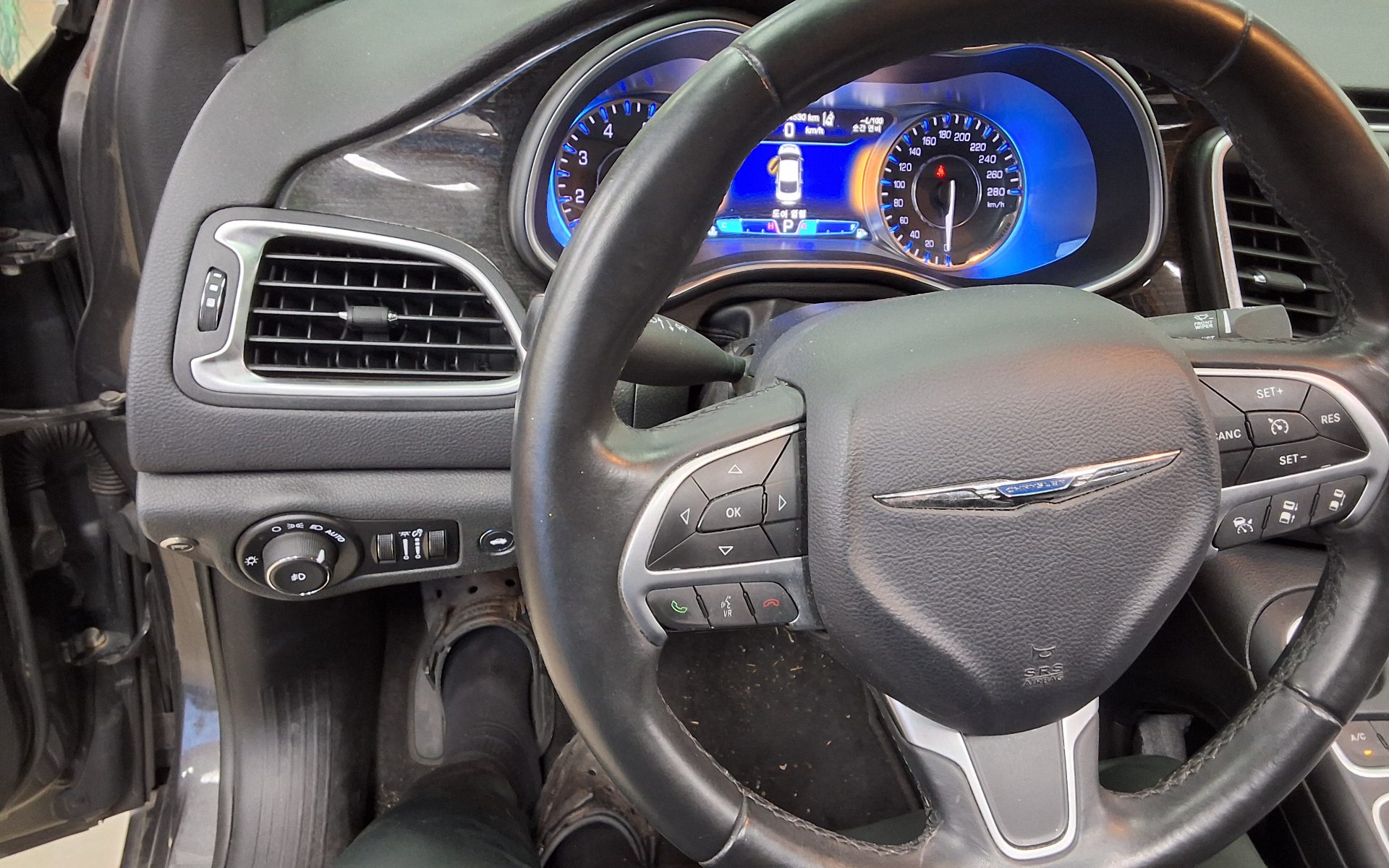 2015 - chrysler chrysler 200