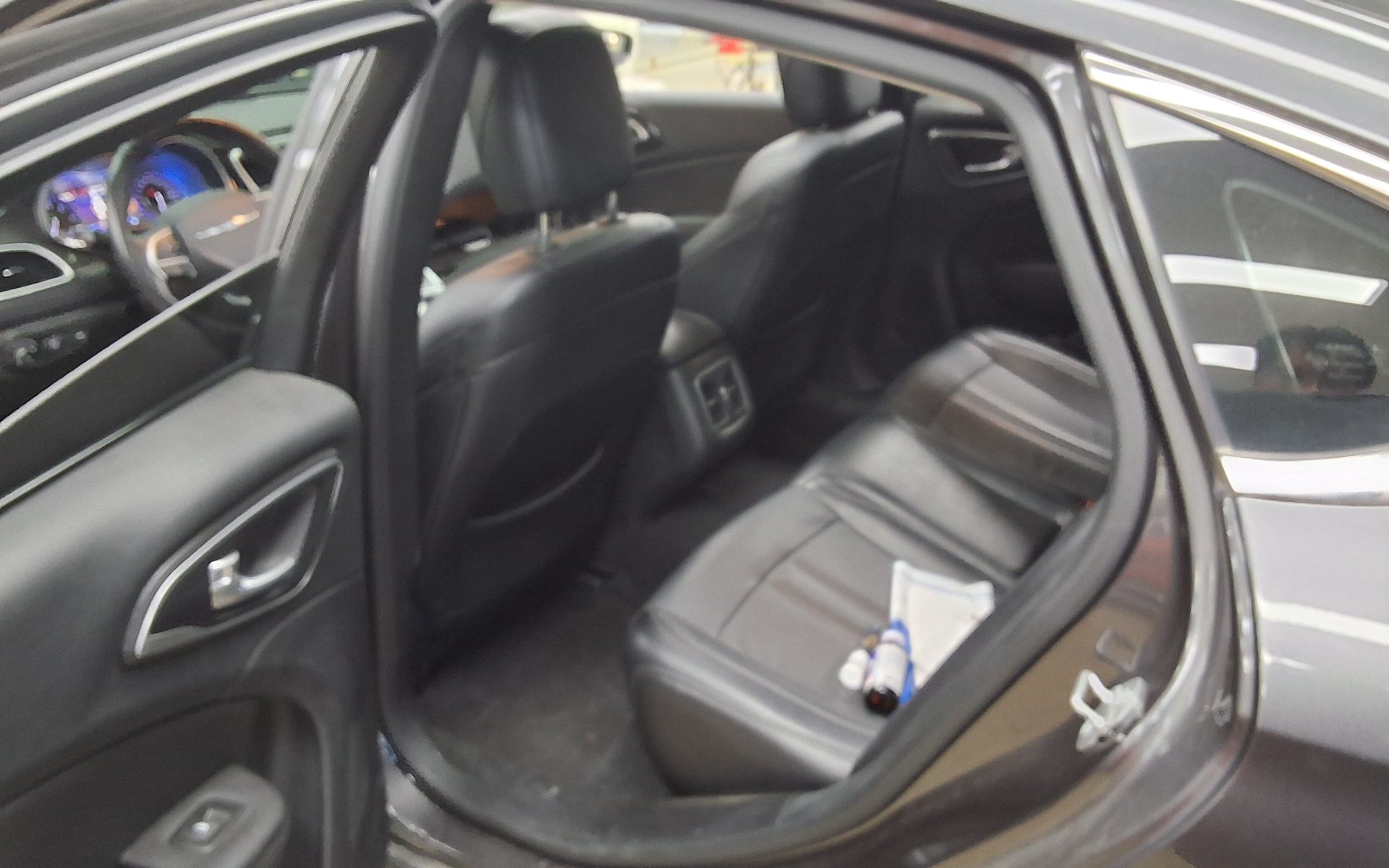 2015 - chrysler chrysler 200