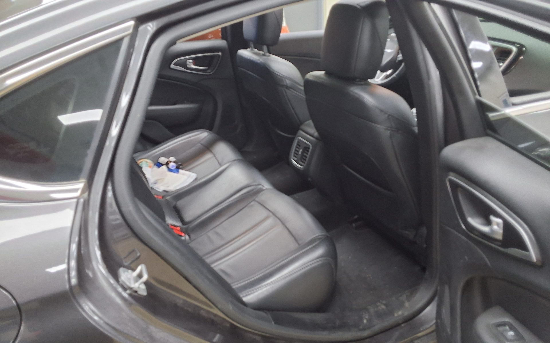 2015 - chrysler chrysler 200