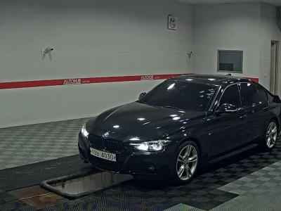 BMW 3 SERIES (6TH GEN) 330i M PACK SHADOW