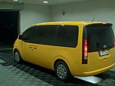 هيونداي Staria 2.2 ديزل Tourer 11 Seater دفع ثنائي Modern 2022 MODERN
