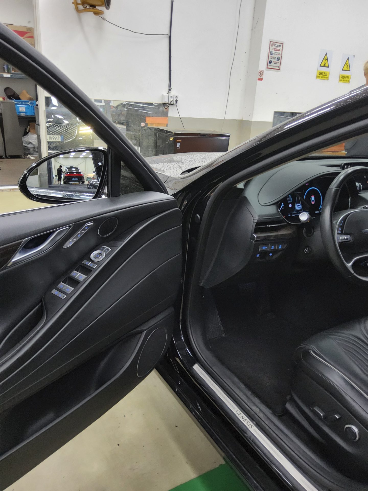 2022 - genesis g80
