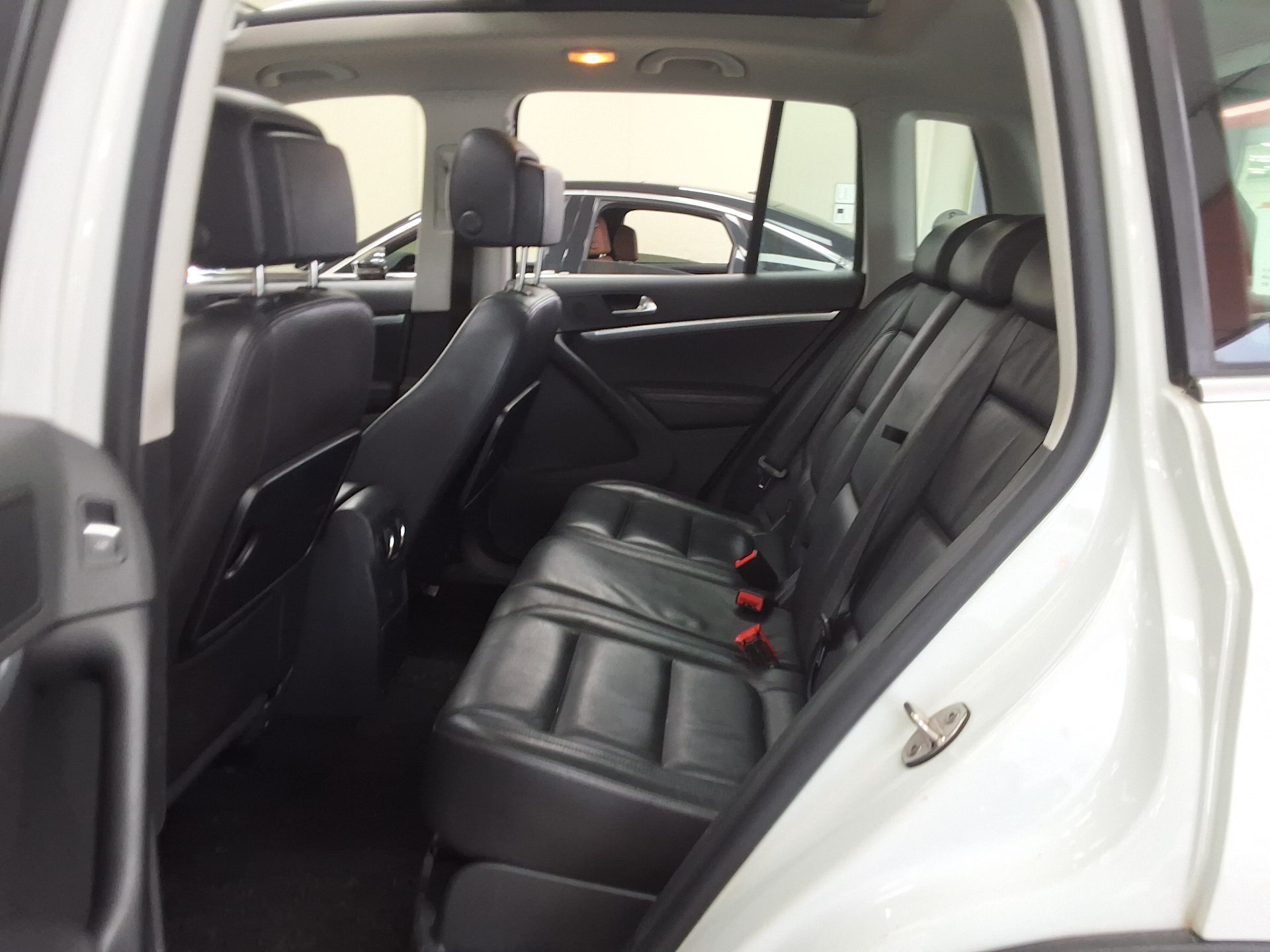 2016 - volkswagen tiguan