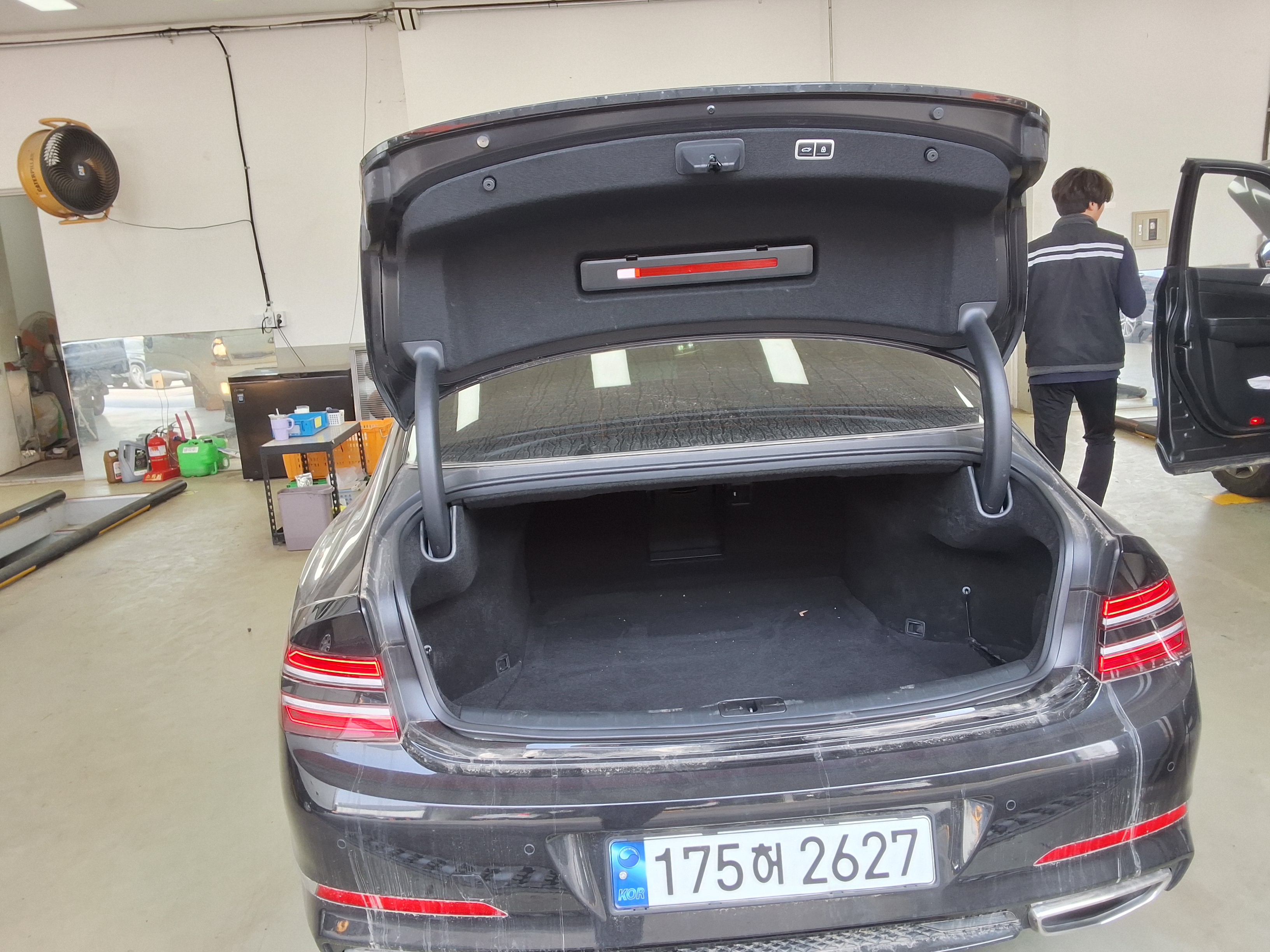 2023 - genesis g80