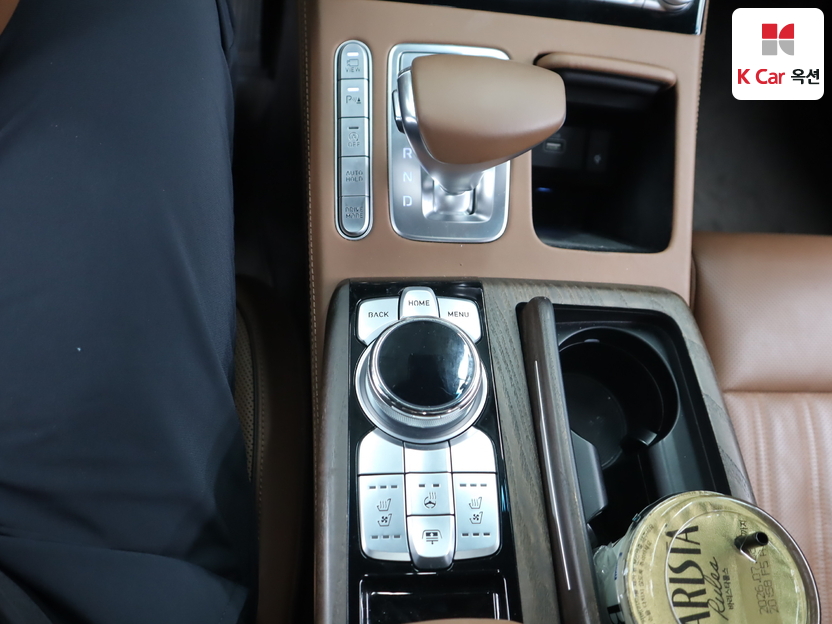 2021 - genesis g90