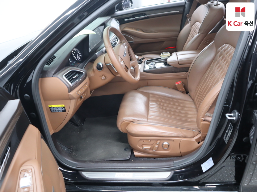 2021 - genesis g90
