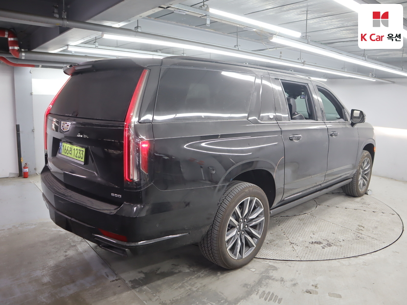 Cadillac Escalade 2024 — صورة 2