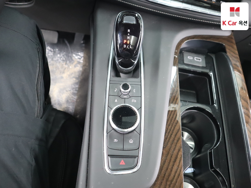 Cadillac Escalade 2024 — صورة 8