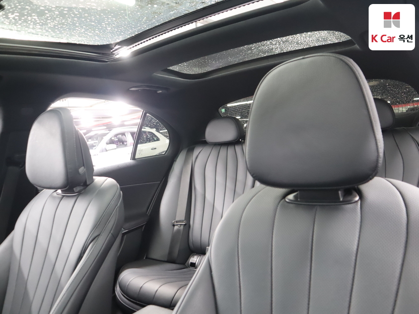 Mercedes-Benz E300 2024 — صورة 10