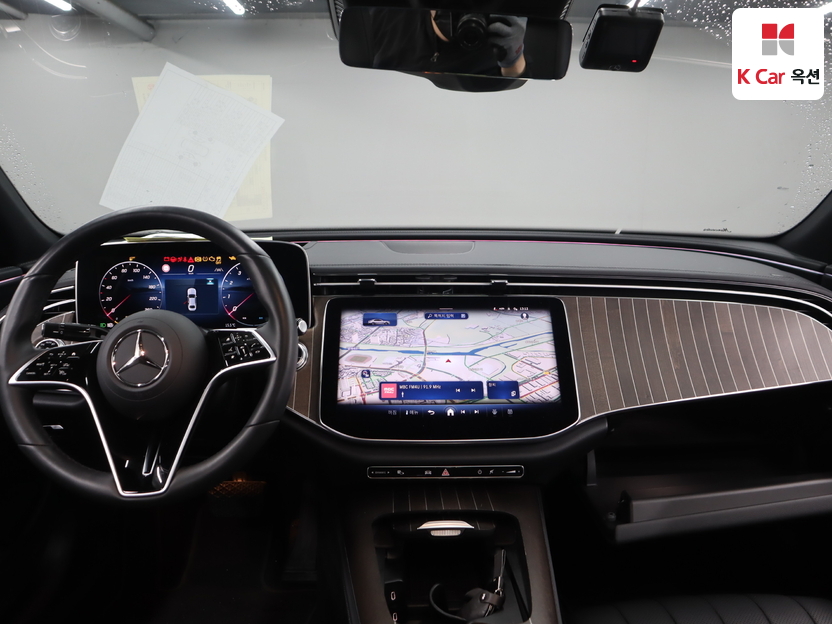 Mercedes-Benz E300 2024 — صورة 3