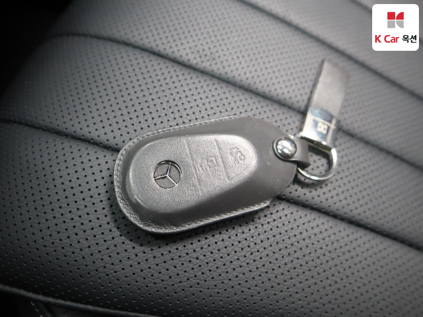 Mercedes-Benz E300 2024 — صورة 8