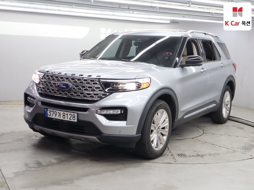 2022 - ford explorer