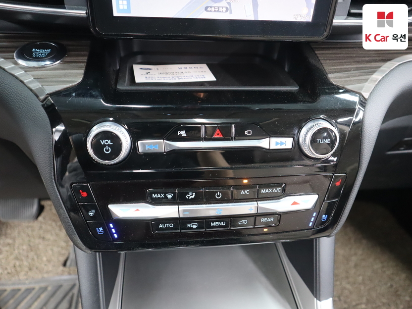 2022 - ford explorer