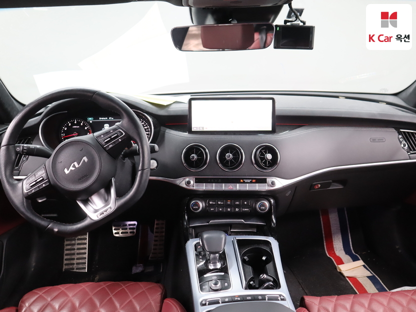 2023 - kia stinger