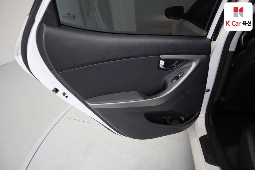 2011 - hyundai avante