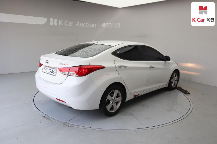 2011 - hyundai avante